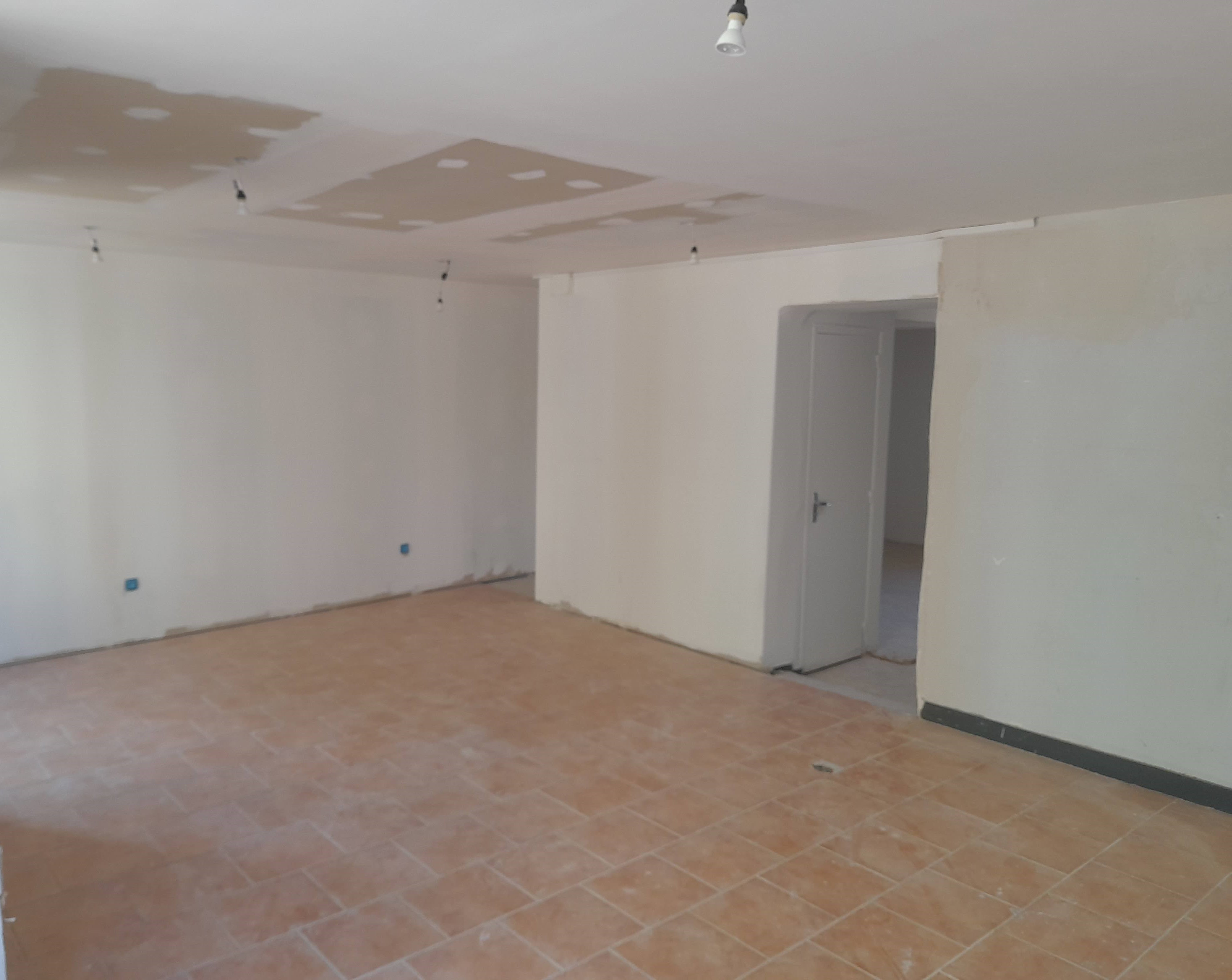 Local commercial 82 m² Sainte Tulle - Sainte Tulle - Réf. G40 - Photo 3