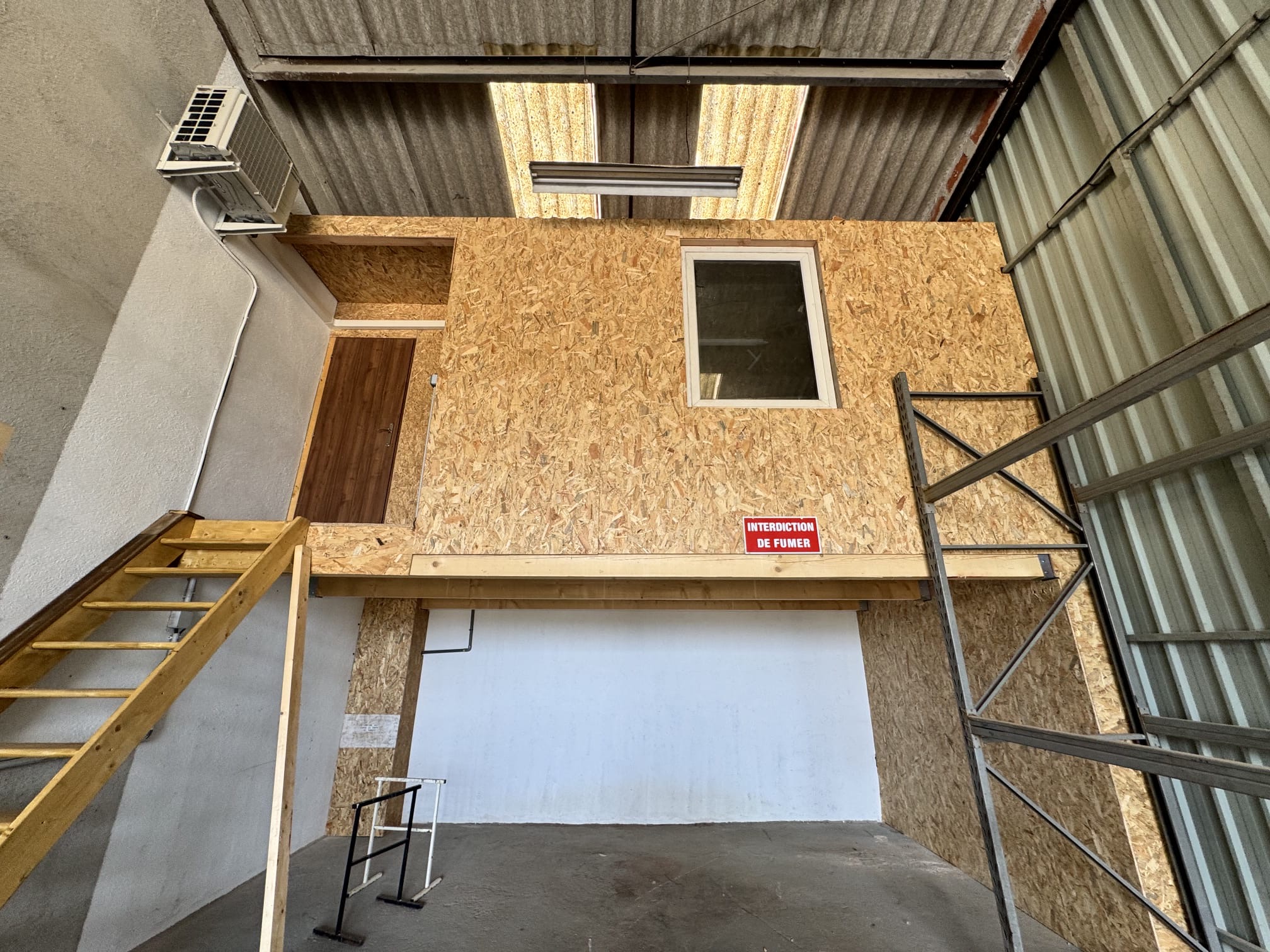 Entrepôt + Bureau
