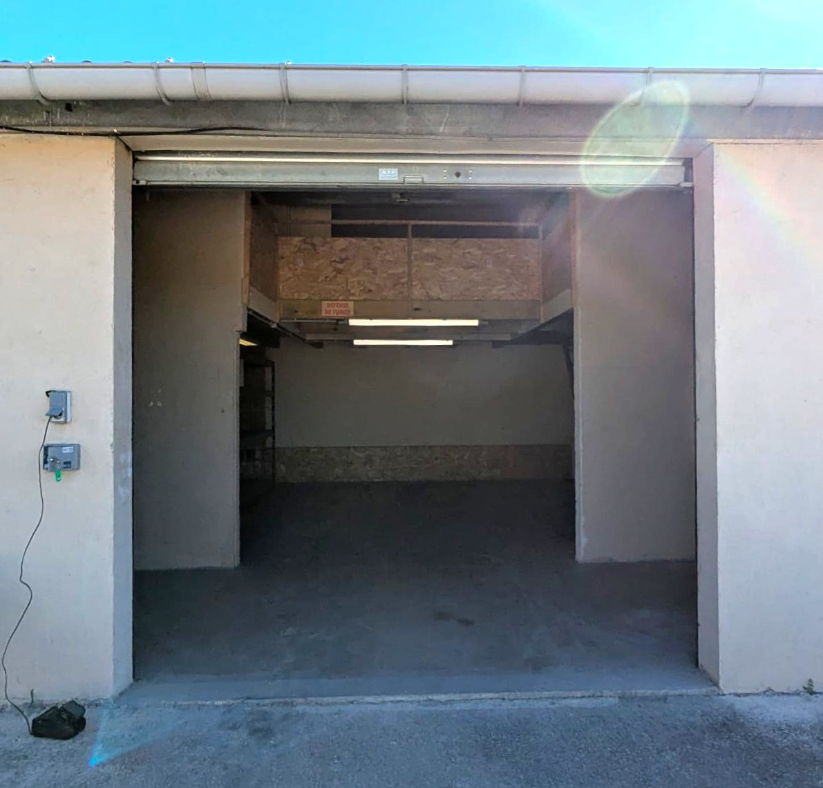 Entrepôt de stockage + Bureau