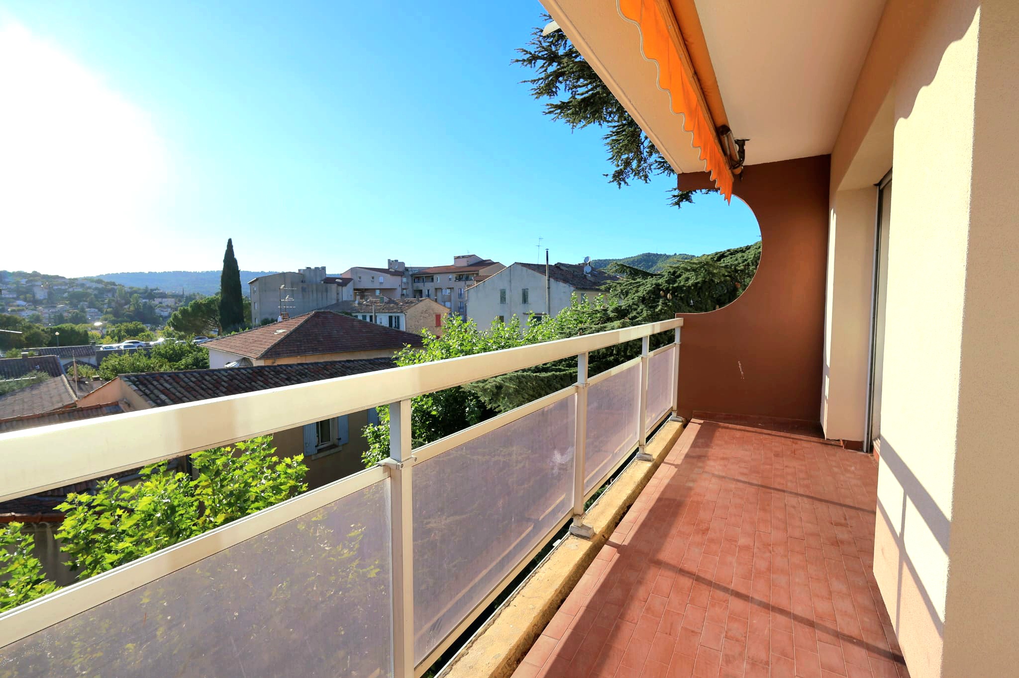 Appartement T3 avec terrasse
